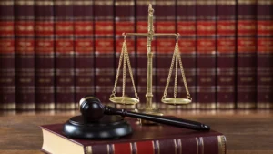 Hukuk Danışmanı Avukat mıdır?